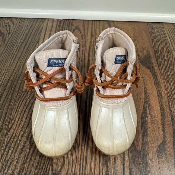 Sperry Ivory Youth Girls Saltwater Duck Boots size 7 - Picture 2 of 7